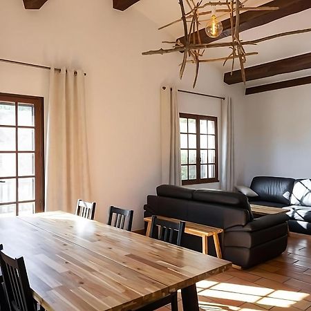 Mas Provencal De 120M2 En Camargue, Avec Piscine Et Parking Inclus, Ideal Pour Des Vacances Αρλ Εξωτερικό φωτογραφία
