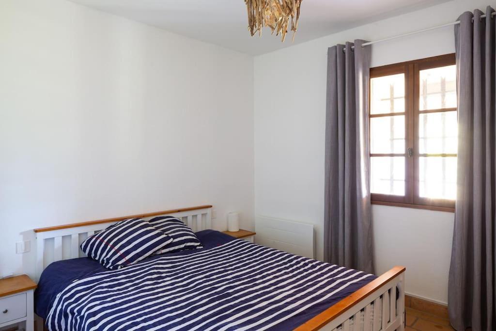 Mas Provencal De 120M2 En Camargue, Avec Piscine Et Parking Inclus, Ideal Pour Des Vacances Αρλ Εξωτερικό φωτογραφία