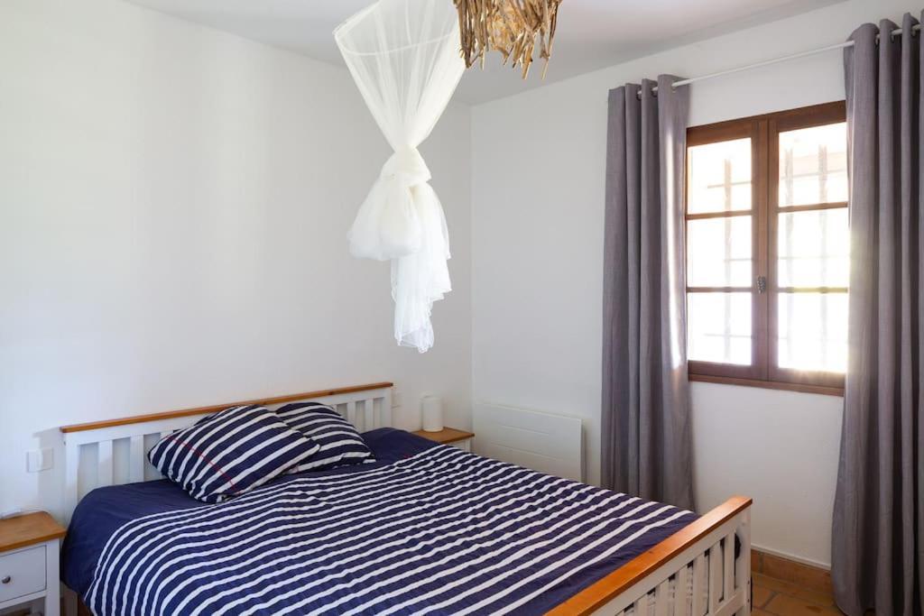 Mas Provencal De 120M2 En Camargue, Avec Piscine Et Parking Inclus, Ideal Pour Des Vacances Αρλ Εξωτερικό φωτογραφία