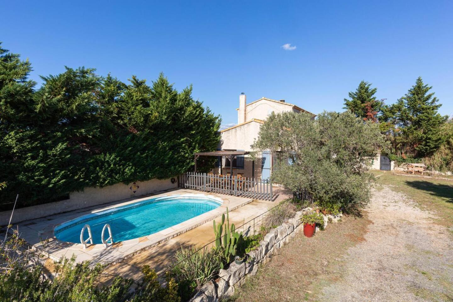 Mas Provencal De 120M2 En Camargue, Avec Piscine Et Parking Inclus, Ideal Pour Des Vacances Αρλ Εξωτερικό φωτογραφία