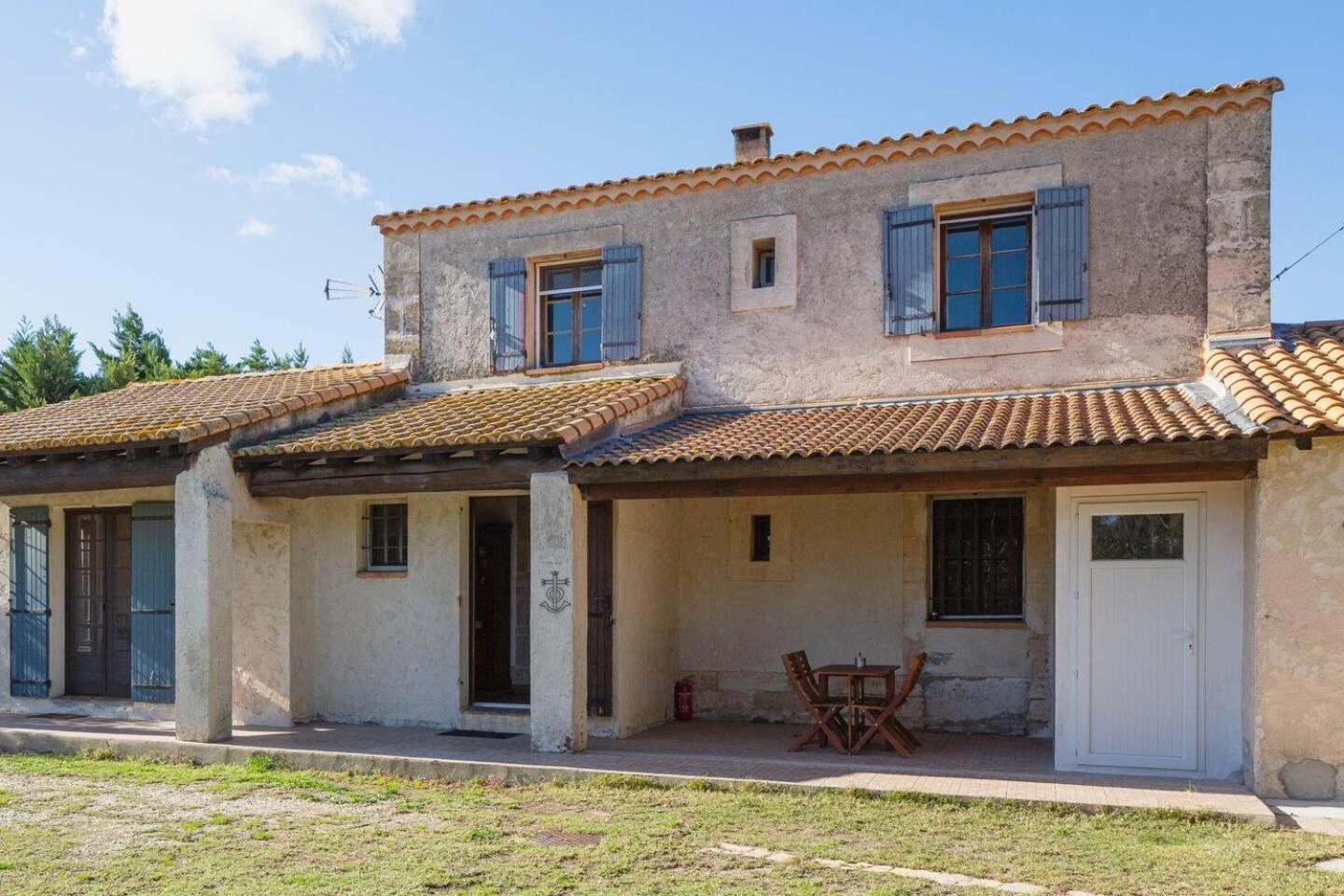 Mas Provencal De 120M2 En Camargue, Avec Piscine Et Parking Inclus, Ideal Pour Des Vacances Αρλ Εξωτερικό φωτογραφία